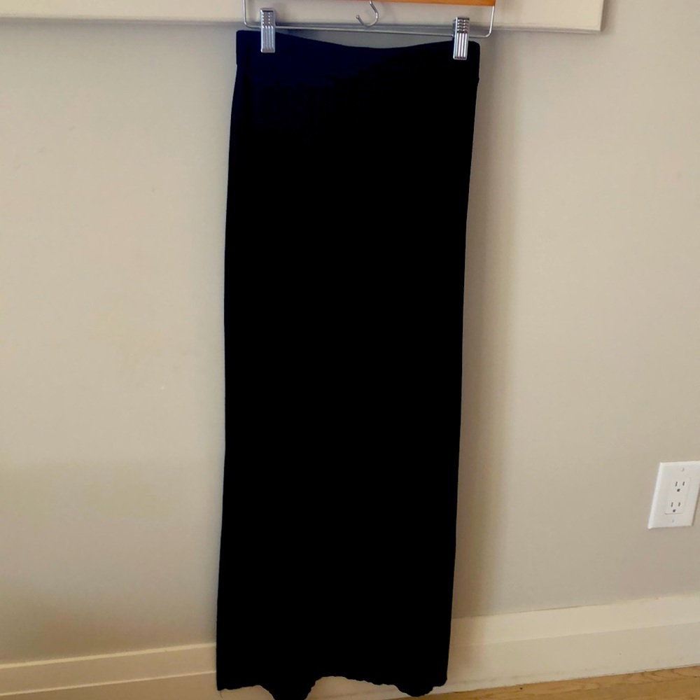 Black double side split long flowing skirt.😍
